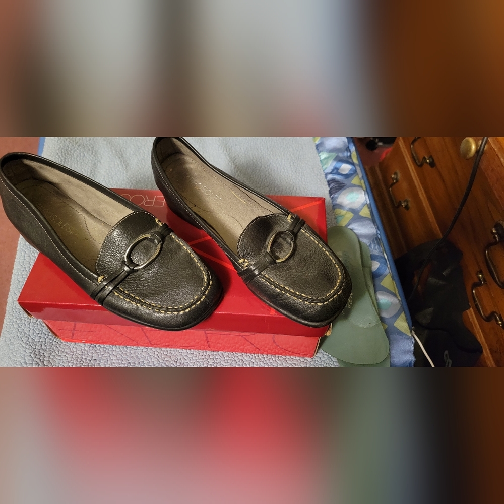 Shoes - Picture 1 of 2